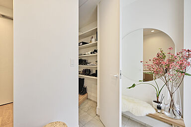 株式会社細田工務店の施工事例「二世帯で暮らす、シンプルでシームレスな家」の画像8