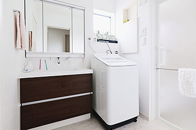 株式会社細田工務店の施工事例「好きなものだけに囲まれた2階リビングの住まい」の画像7