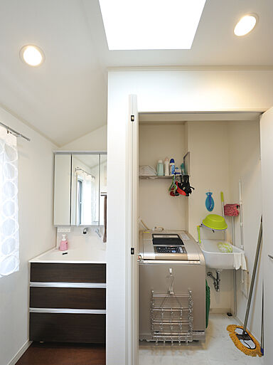 ウィザースホームの施工事例「間口約5mの外観からは想像できない大空間」の画像4