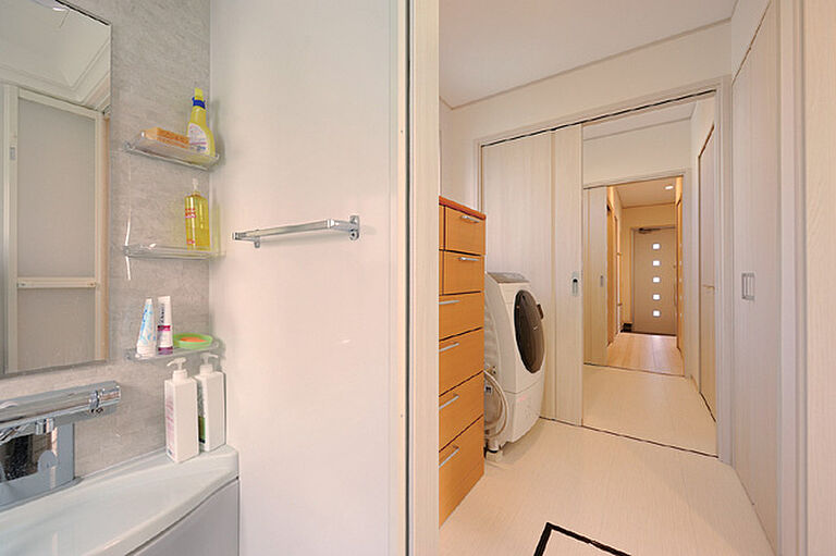 ウィザースホーム 立川展示場の公式画像_洗面5