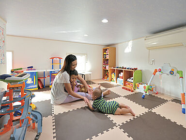 ウィザースホームの施工事例「親世帯・子世帯に吹き抜けがある二世帯住宅」の画像4