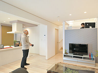 ウィザースホーム 加平展示場の施工事例「スキップフロアの見晴らし台がある家」の画像1