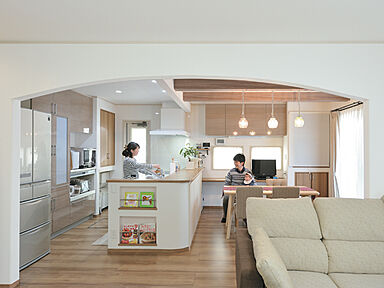 ウィザースホーム 松戸展示場の施工事例「豊かな素材感を楽しむ白い南仏デザインの家」の画像1