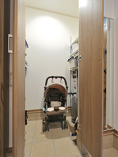 ウィザースホーム 相模原展示場の施工事例「豊かな素材感を楽しむ白い南仏デザインの家」の画像5