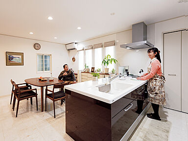 ウィザースホームの施工事例「“余白の美学”を楽しむ家」の画像2