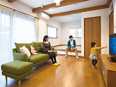ウィザースホーム 相模原展示場の施工事例「細部まで行き届いた収納のある家」の画像1