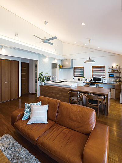 シンプルモダンスタイルのリビング ウィザースホーム 甲府展示場の事例画像