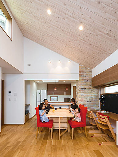 ウィザースホームの施工事例「家族の絆が深まる様々な工夫を採用した家」の画像2