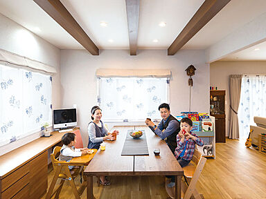 ウィザースホームの施工事例「風と光に包まれて歳月の変化まで楽しむ家」の画像1