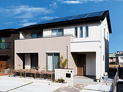 ウィザースホーム 藤沢展示場の施工事例「床の高さの心地よい変化と、趣のある床材。回遊動線も実現した家」の画像