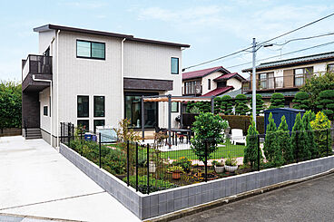 ウィザースホーム 相模原展示場の施工事例「ガゼボのある庭と仲間と集う大切な空間を叶えた家」の画像