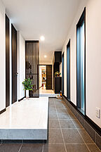 シンプルモダンスタイルの玄関 ウィザースホーム 千葉展示場の事例画像