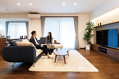 ホテルライクスタイルのリビング ウィザースホーム 旭展示場の事例画像