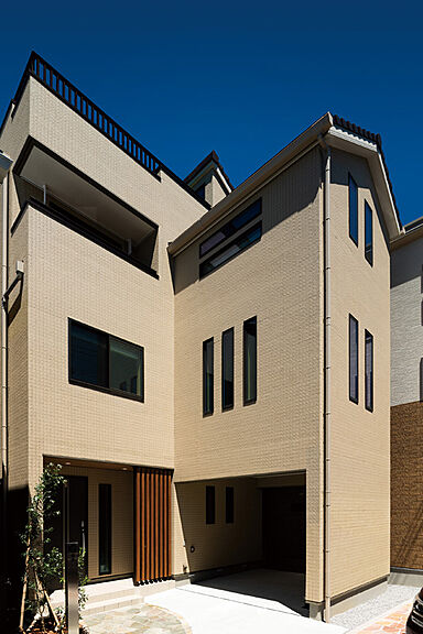 ウィザースホーム 豊洲展示場の施工事例「屋上に庭を叶えて、青空リビングに。 都市型3階建住宅」の画像