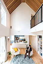 木の家スタイルのリビング ウィザースホーム 加平展示場の事例画像