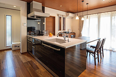 ウィザースホーム 豊洲展示場の施工事例「吹き抜けも、回廊も、外観もひと目惚れ。“好き”を集めた最高のわが家になりました。」の画像5