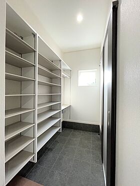 地元密着 創業67年のミヤウチ建設株式会社の施工事例「収納たっぷりのお家」の画像3