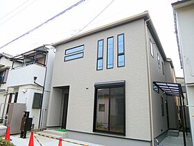 地元密着 創業67年のミヤウチ建設株式会社の施工事例「回遊できる大容量ウォークインクローゼットがあるお家」の画像1