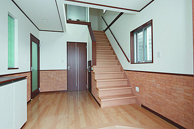 地元密着 創業67年のミヤウチ建設株式会社の施工事例「バイクと暮らす家」の画像2