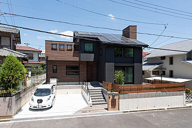 ヤマト住建 住まいのギャラリー姫路店の施工事例「四季を楽しむログハウス風の家」の画像