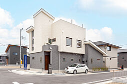 ヤマト住建 住まいのギャラリー高崎店の施工事例「自然と繋がる大開口の住まい」の画像