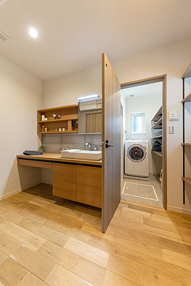 ヤマト住建株式会社の施工事例「開放感のある三層吹き抜けの住まい」の画像9