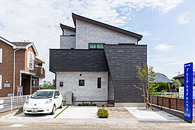 ヤマト住建株式会社の施工事例「家族の声が豊かに響く心地よい住まい」のメイン画像