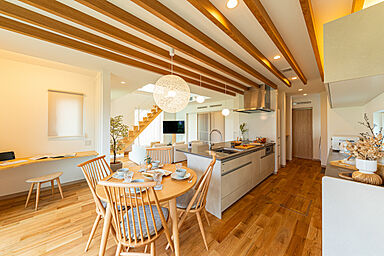 ヤマト住建株式会社の施工事例「家族の声が豊かに響く心地よい住まい」の画像4