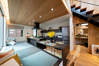 ヤマト住建株式会社の施工事例「内と外が繋がり人が集える住まい」の画像4