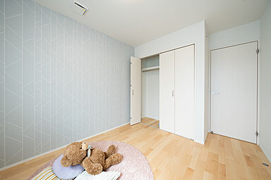 ヤマト住建株式会社の施工事例「土間玄関とLDKが繋がる木に包まれた住まい」の画像10