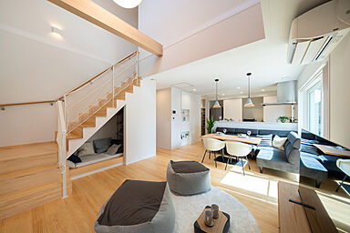 ヤマト住建株式会社の施工事例「土間玄関とLDKが繋がる木に包まれた住まい」の画像3