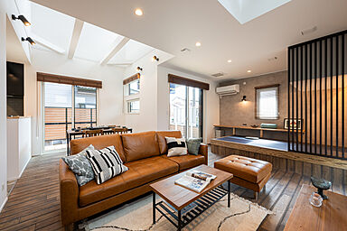 ヤマト住建株式会社の施工事例「ウッドデッキが彩る解放感あふれる住まい」の画像2