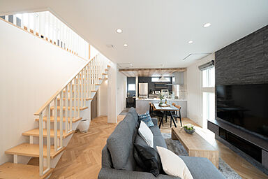 ヤマト住建株式会社の施工事例「モダンな雰囲気漂う、スキップフロアのある住まい」の画像2