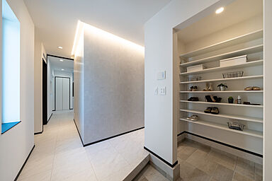 ヤマト住建株式会社の施工事例「ゆるやかに空間が結びつく、寛ぎの住まい」の画像2