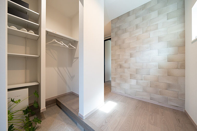 ヤマト住建 住まいのギャラリー西神戸店の公式画像_玄関2