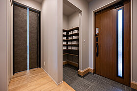 ヤマト住建株式会社の施工事例「くつろげる空間が散らばる、心休まる住まい」の画像1