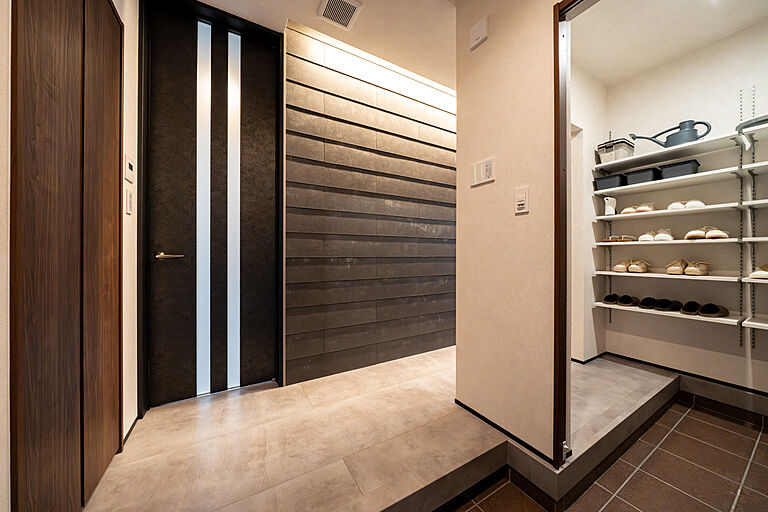 ヤマト住建株式会社の公式画像_玄関3