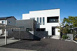 ヤマト住建 厚木住宅展示場の施工事例「美しさを極めた、アーティスティックな室内空間」の画像