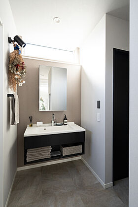 ヤマト住建株式会社の施工事例「美しさを極めた、アーティスティックな室内空間」の画像5