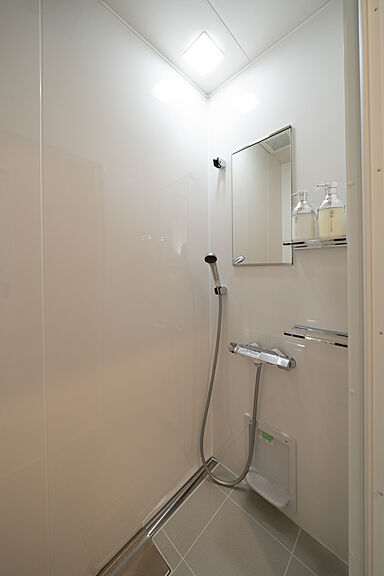 ヤマト住建株式会社の施工事例「和歌山県和歌山市|2階リビングで開放的なインナーガレージがある住まい」の画像9