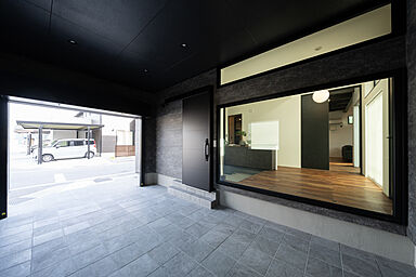 ヤマト住建株式会社の施工事例「滋賀県長浜市|中庭が暮らしを解き放つ。ひとりも、家族時間も心地よい住まい」の画像1