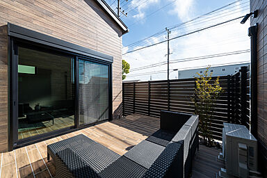 ヤマト住建株式会社の施工事例「滋賀県長浜市|中庭が暮らしを解き放つ。ひとりも、家族時間も心地よい住まい」の画像10