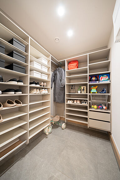 ヤマト住建株式会社の施工事例「岡山市南区|クールな外観と屋上庭園を愉しむ住まい」の画像3