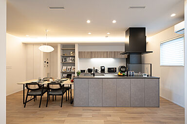 ヤマト住建株式会社の施工事例「岡山市南区|クールな外観と屋上庭園を愉しむ住まい」の画像5