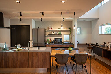 ヤマト住建 住まいのギャラリー町田店の施工事例「神奈川県相模原市|家族の時間を立体的に彩る住まい」の画像2