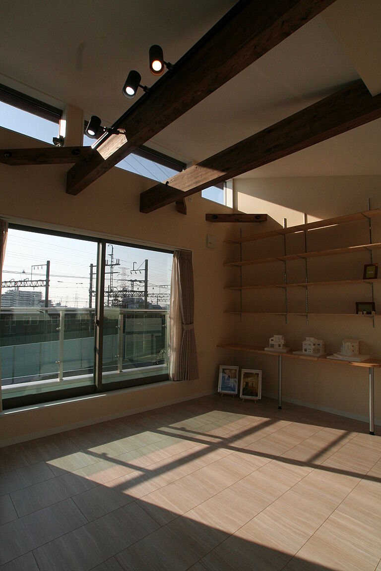 逆瀬川はうじんぐ株式会社の公式画像_洋室5