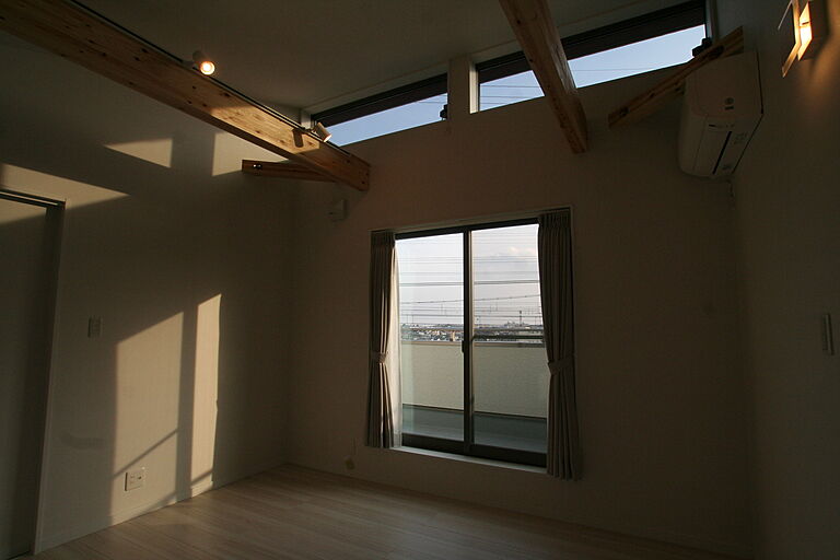 逆瀬川はうじんぐ株式会社の公式画像_洋室7