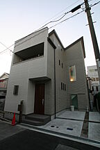 木の家スタイルの住宅 逆瀬川はうじんぐ株式会社の事例画像