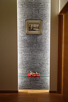 逆瀬川はうじんぐ株式会社の施工事例「暖炉のある、素材でまとまったお家」の画像4