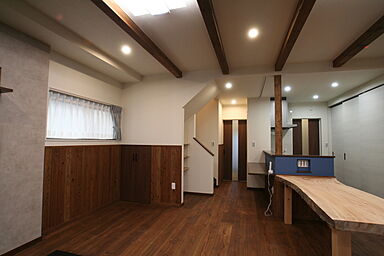 逆瀬川はうじんぐ株式会社の施工事例「桜香るリビングのお家」の画像4